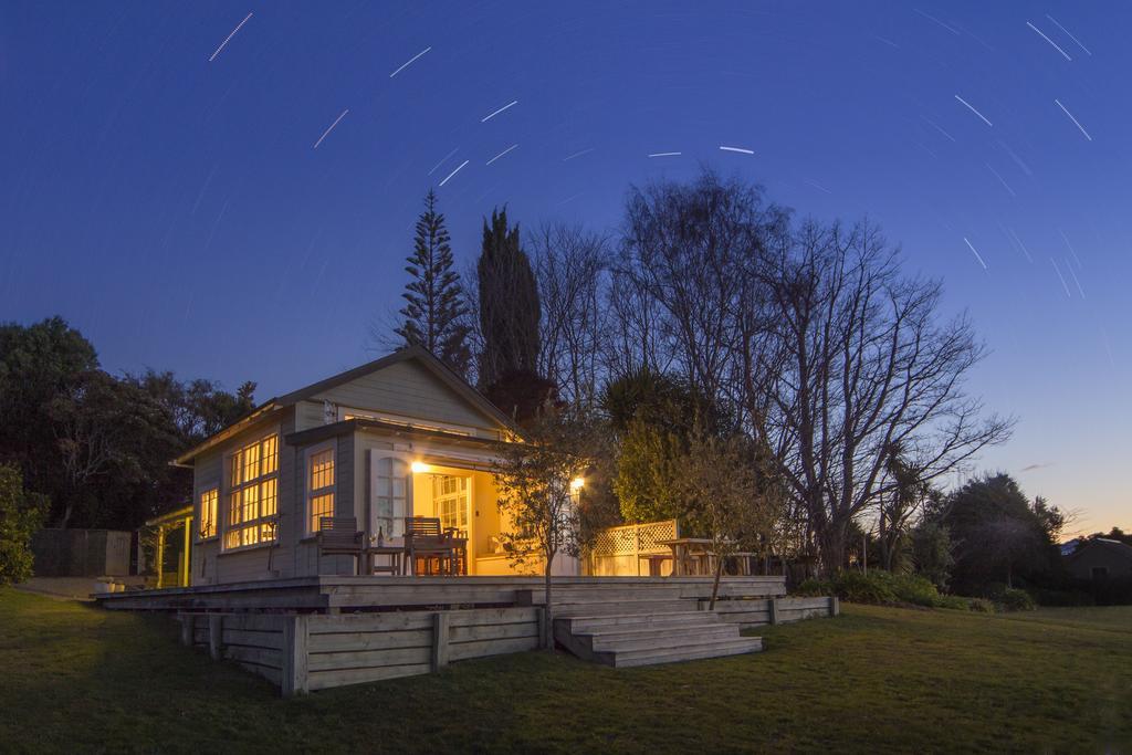 Kina Beach Cottages Tasman Room photo